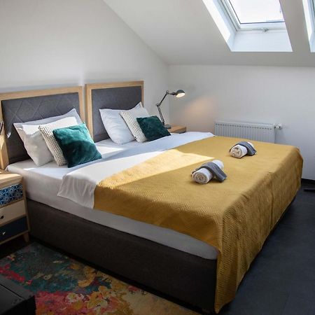 Kvaternik Square Rooms Zagabria Esterno foto