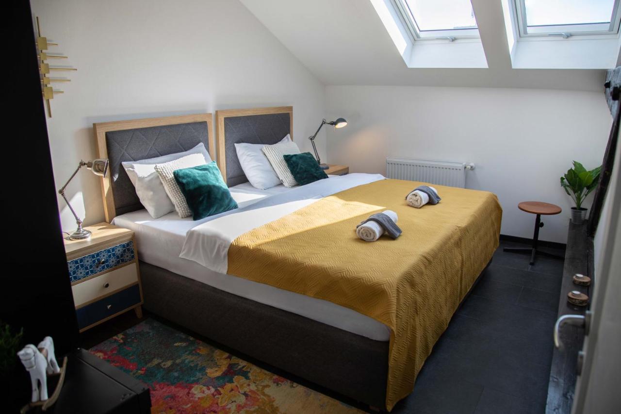 Kvaternik Square Rooms Zagabria Esterno foto
